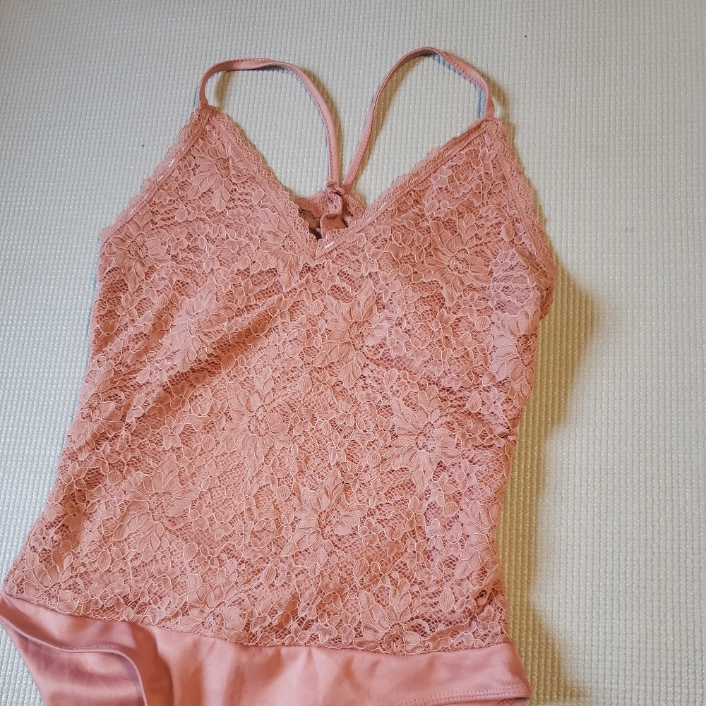 Elegant Lace Bodysuit in Peach